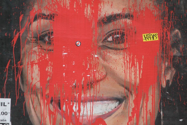 Homenagem à vereadora Marielle Franco, assassinada em 2018, é vandalizada com tinta vermelha no centro de São Paulo (Foto: Fabio Vieira / Foto Budap / NurPhoto via Getty Images)
