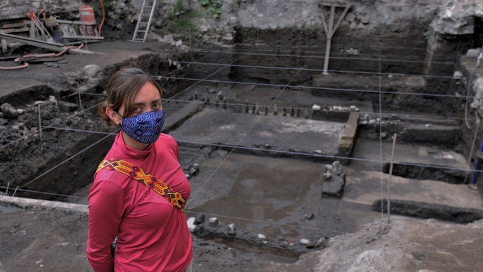 Arqueólogos han desenterrado el altar azteca en la Ciudad de México