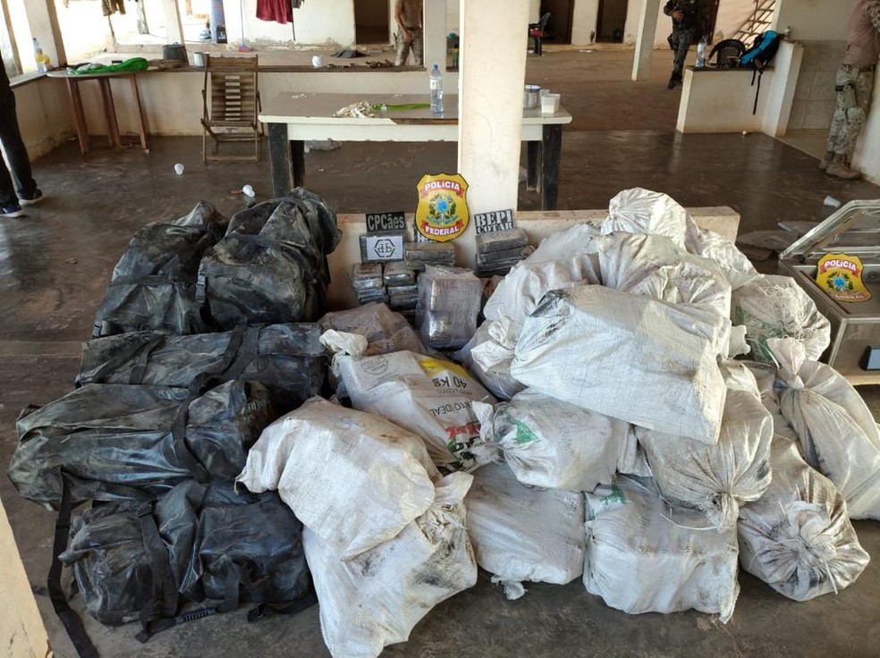 Mais de mil quilos de cocaína são apreendidos em Chaval, no Ceará. — Foto: SSPDS/Reprodução