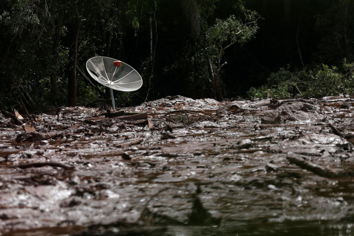 Destroços do rompimento da barragem de mineração da Vale, em Brumadinho (Foto: Reprodução/Agência Brasil)