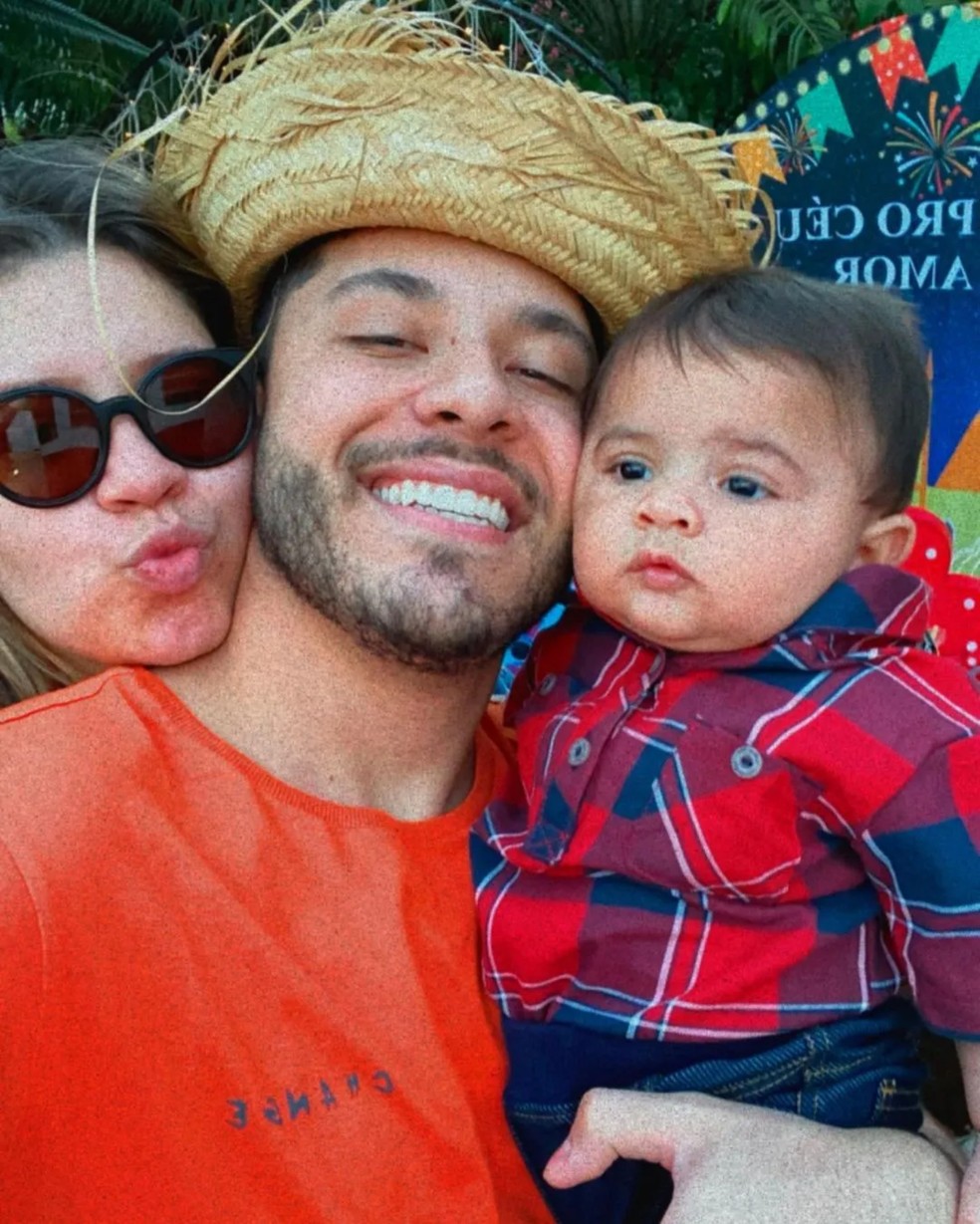 Marília Mendonça, Murilo Huff e o filho Léo — Foto: Reprodução/Instagram