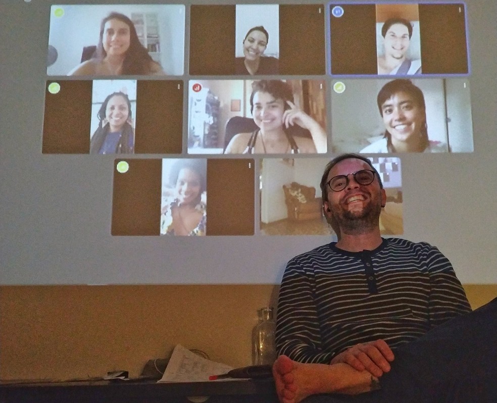 Eder Fernandes foi surpreendido com uma festa virtual em seu aniversário durante isolamento por causa do coronavírus — Foto: Acervo pessoal