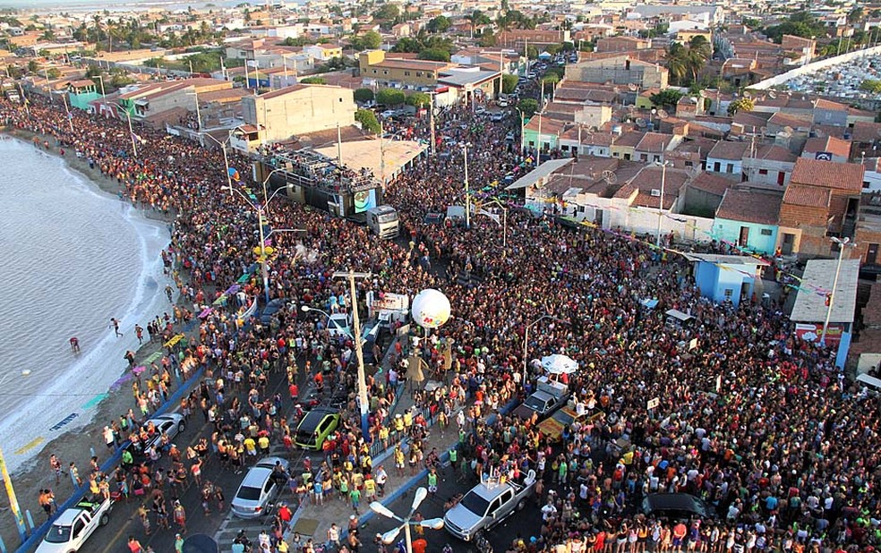 Banda Grafith ficou conhecida por arrastar multidÃµes no mela-mela do carnaval de Macau â Foto: CanindÃ© Soares