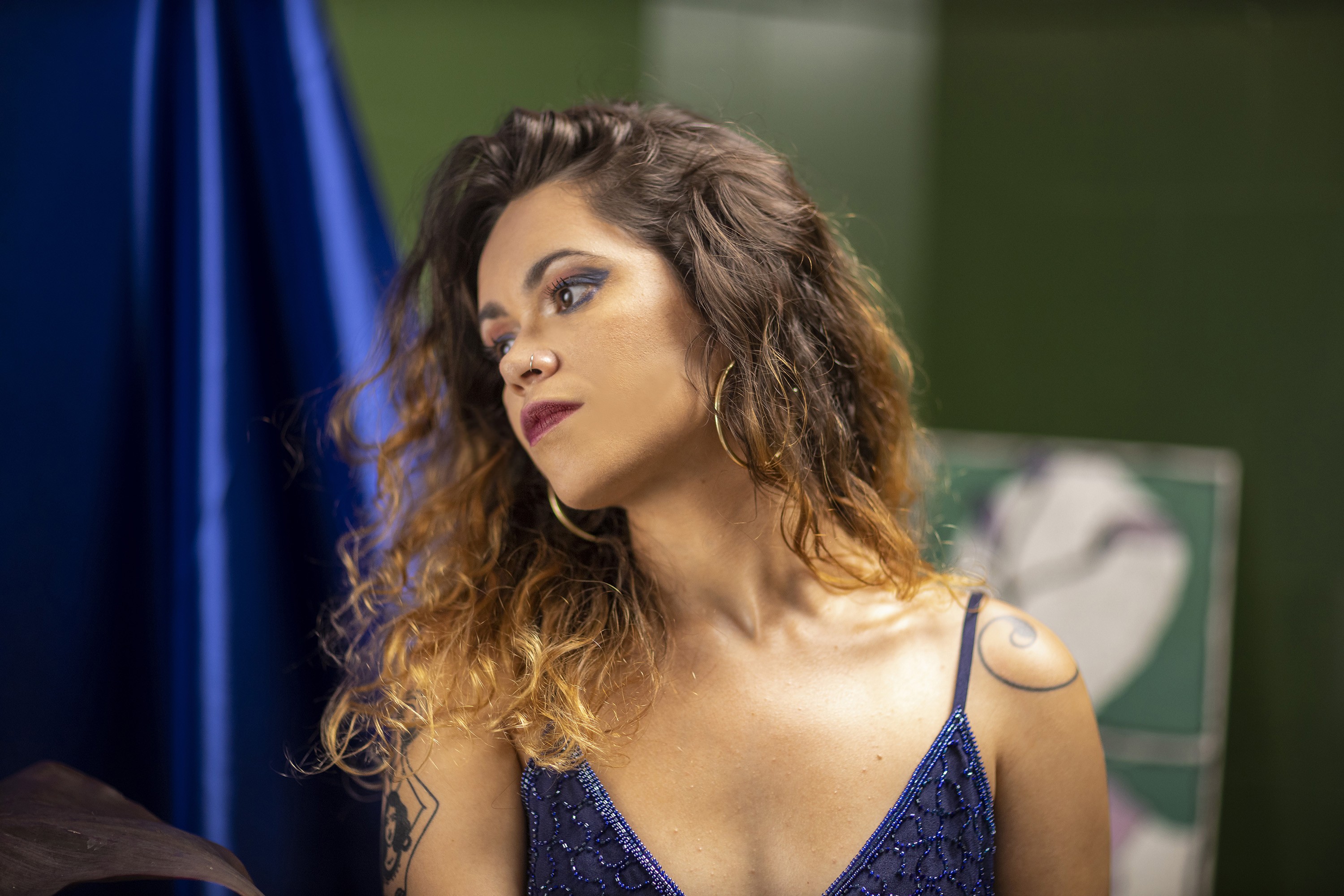 Rita Bastos canta Djavan e abre parceria com a mãe, Vânia Bastos,  no álbum autoral 'Dois tempos'
