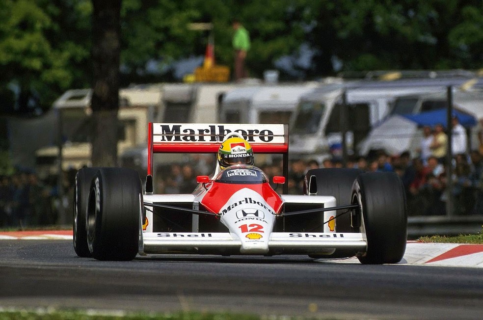 Senna acelera McLaren MP4/4 no circuito de Imola em 1988 (Foto: DivulgaÃ§Ã£o)