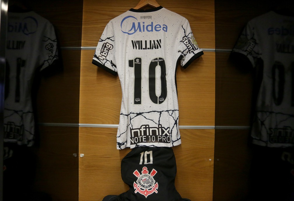 Dois patrocinadores deixam o Corinthians, mas clube tem reposição garantida e negociações