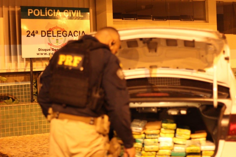 Policiais apreenderam 100 kg de cocaína — Foto: PCDF/Divulgação