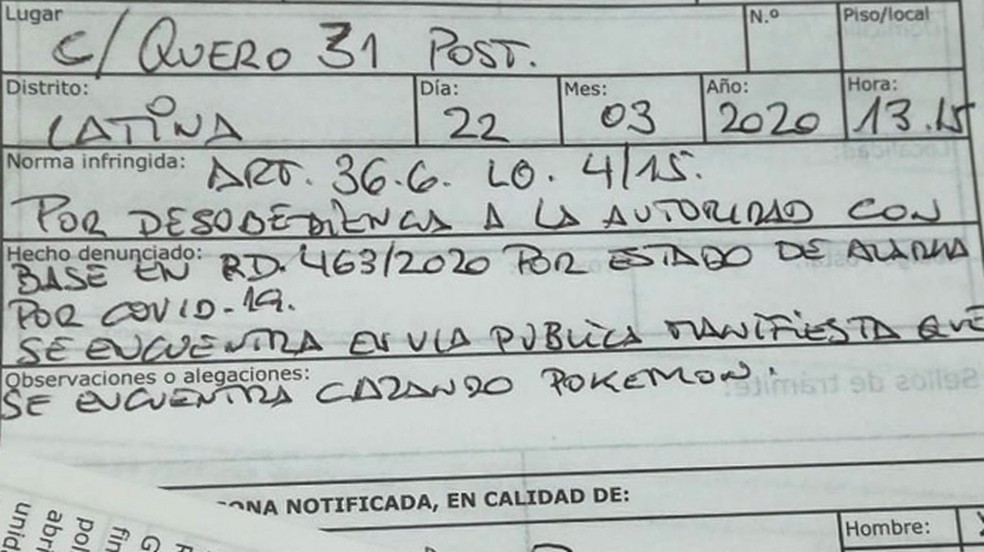 Homem foi multado pela polícia de Madri por jogar Pokémon Go nas ruas — Foto: Reprodução/PokéXperto