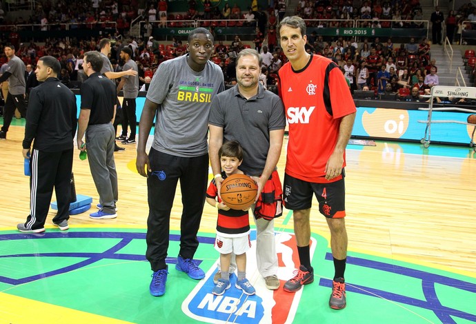 Homenageado, Marcelinho relembra passado como torcedor e fã de Zico