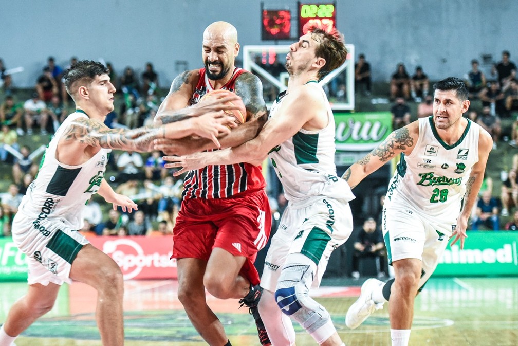 Marquinhos foi um dos destaques da série e da classificação do São Paulo à semifinal do NBB — Foto: Victor Lira/Bauru Basket