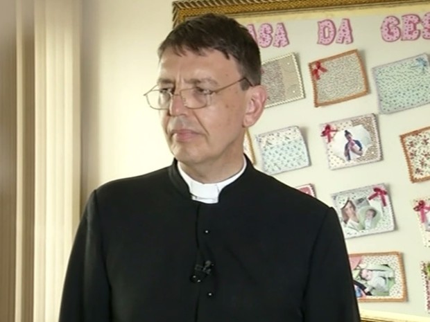 Padre Luiz Carlos Lodi da Cruz, de Anápolis, Goiás, condenado por impedir aborto (Foto: Reprodução/TV Anhanguera)