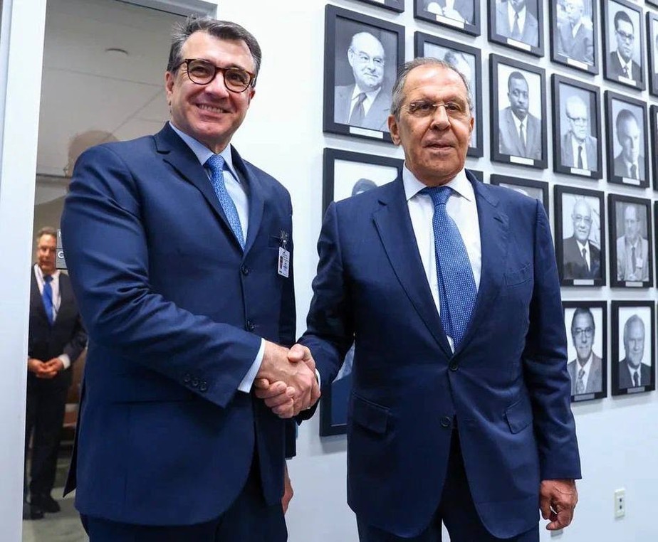 Chanceleres do Brasil, Carlos França (esquerda), e da Rússia, Sergei Lavrov, durante reunião na sede da ONU, em Nova York