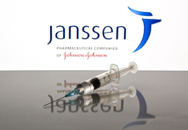 Vacina do  laboratório belga Janssen, pertencente à multinacional americana Johnson & Johnson (Foto: Getty Images)