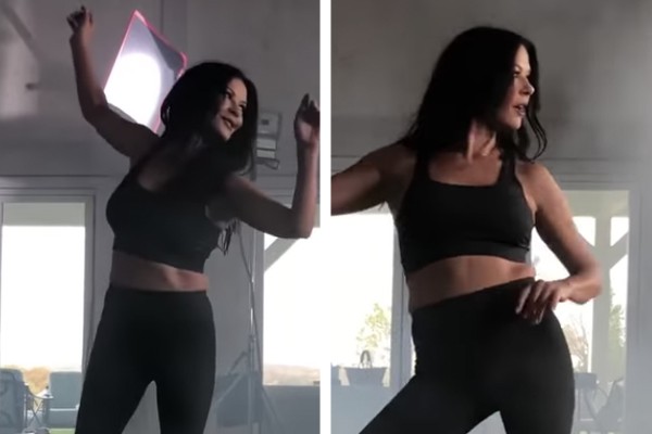 Catherine Zeta-Jones em vídeo de bastidores de ensaio fotográfico da sua marca (Foto: Reprodução / Instagram)