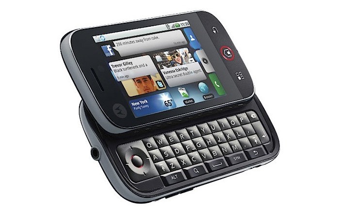 Moto DEXT foi primeiro aparelho da empresa a utilizado o Android (Foto: Reprodução/Elson de Souza)
