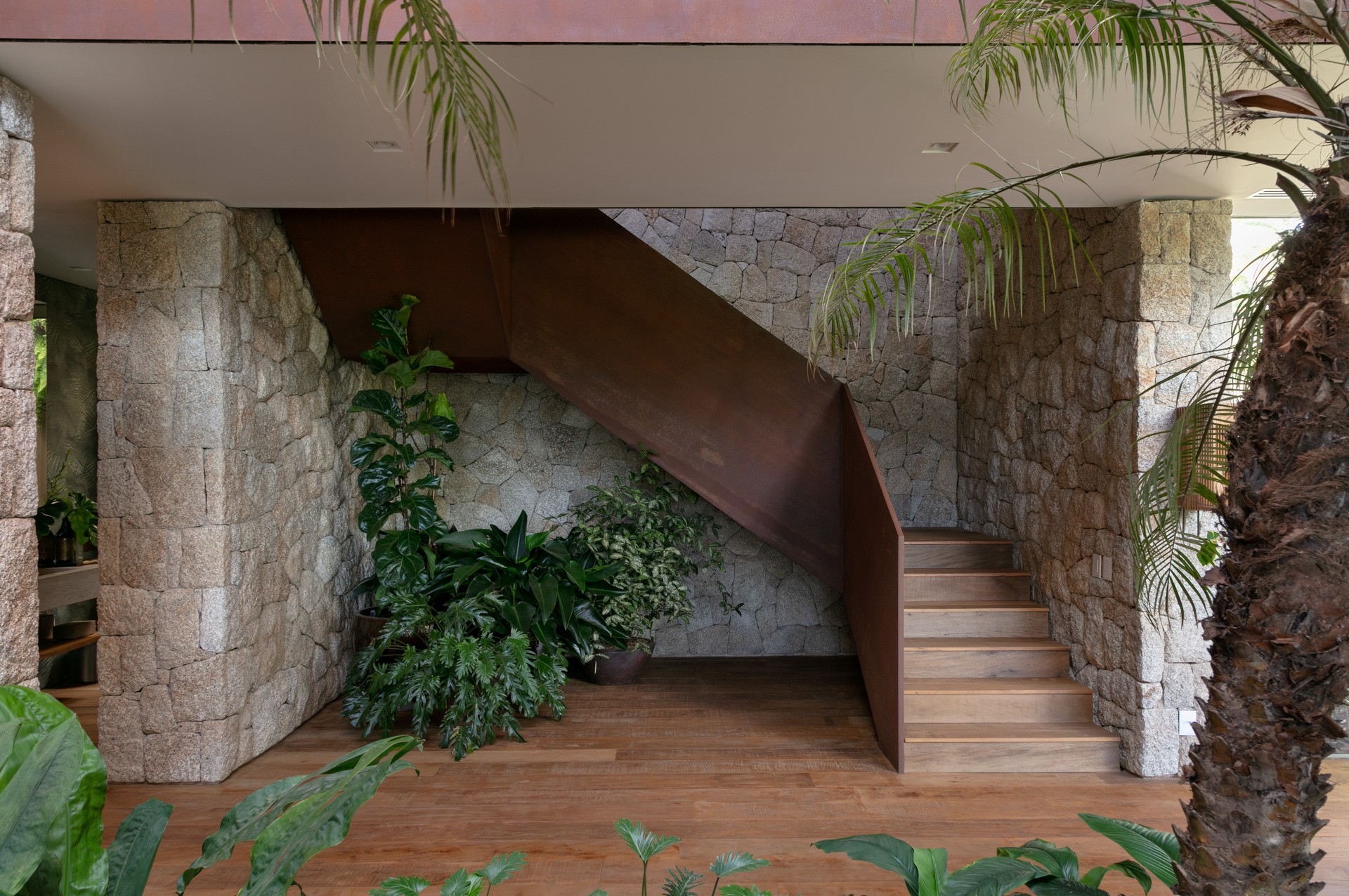 Jardim embaixo da escada: saiba que plantas usar e veja ideias (Foto: divulgação)
