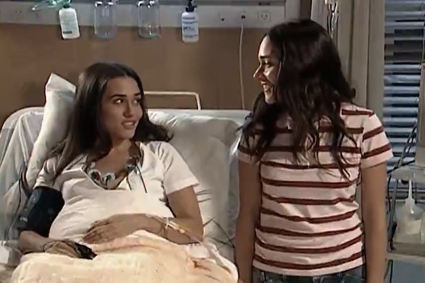 Alessandra Negrini interpretou as gêmeas Taís e Paula em Paraíso Tropical (Globo, 2007) (Foto: TV Globo)