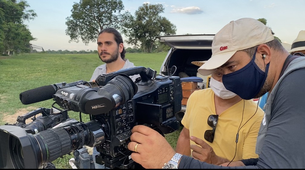 Ator Gabriel Sater nas gravações da novela 'Pantanal' — Foto: Globo Repórter