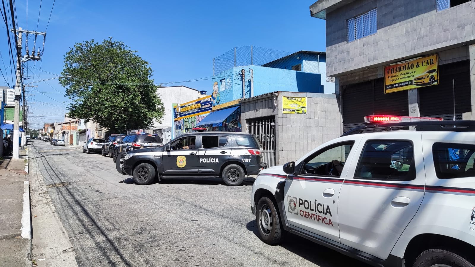 Escola investigada por vídeos de maus-tratos a crianças é alvo de mandado de busca e apreensão da polícia em SP