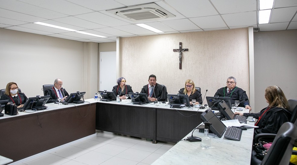 Assessoria jurídica processa município após ser colocada para servir café e lavar louças no Ceará. — Foto: TJCE/Reprodução