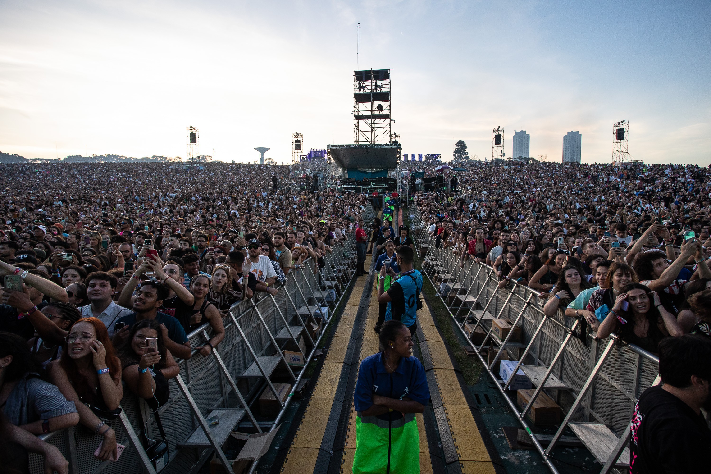 Lollapalooza 2023 bate recorde com mais de 300 mil pessoas de público total