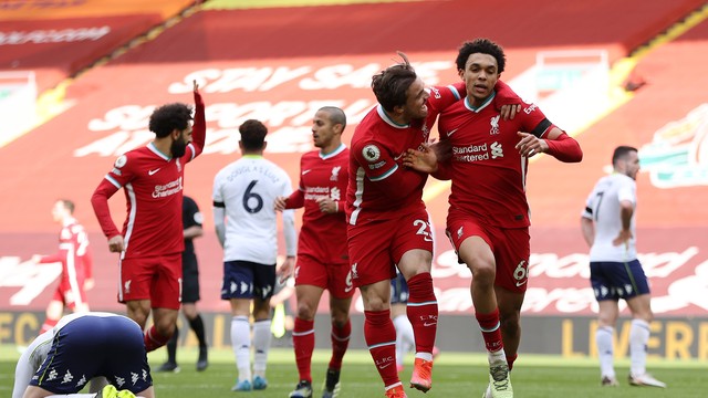 Liverpool leva o empate do Newcastle nos acréscimos do Inglês