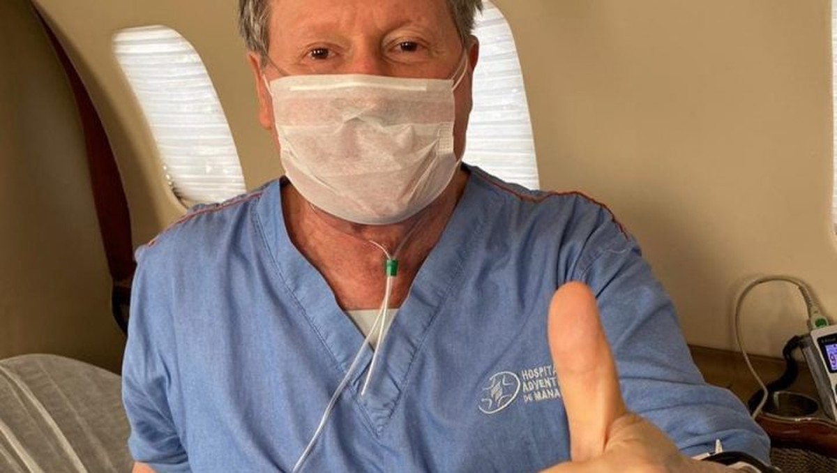 Em tratamento da Covid-19, prefeito de Manaus é transferido para hospital Sírio Libanês, em São Paulo