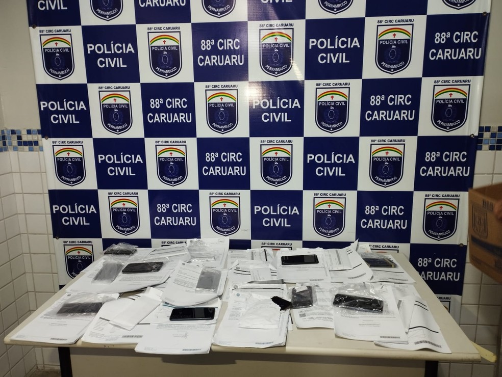 Polícia Civil devolve mais de 50 celulares em Caruaru — Foto: Polícia Civil/Reprodução