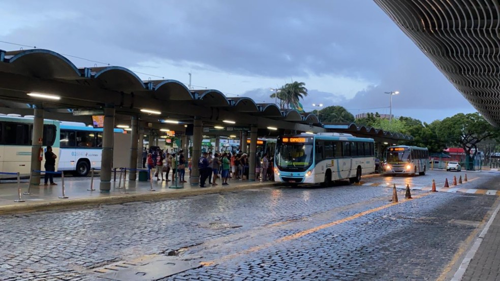Movimentação tranquila no Terminal da Parangaba em Fortaleza. — Foto: Isaac Macêdo/Sistema Verdes Mares