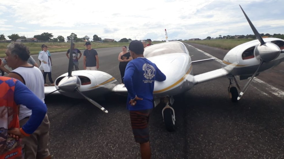 Aeronave teve problemas no trem de pouso e causou ocorrÃªncia de solo em Monte Alegre â€” Foto: ReproduÃ§Ã£o/Redes Sociais