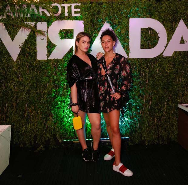 Glamour Garcia e Marcella Maia no Camarote Virada, no Festival Virada Salvador (Foto: Ícaro Cerqueira/Quem)