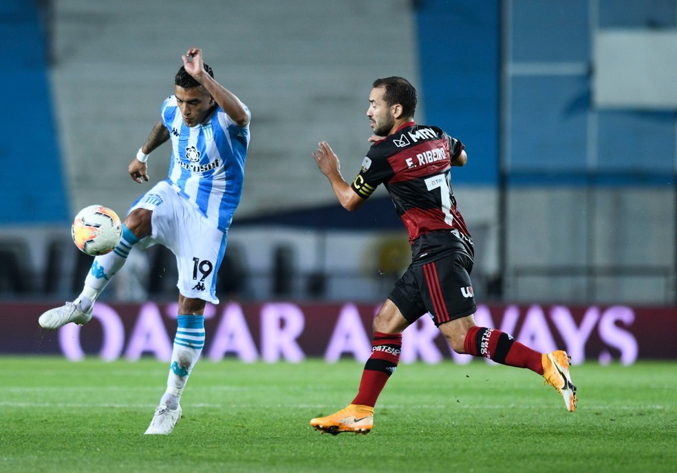 Everton Ribeiro Racing x Flamengo &mdash; Foto: Staff images /CONMEBOL