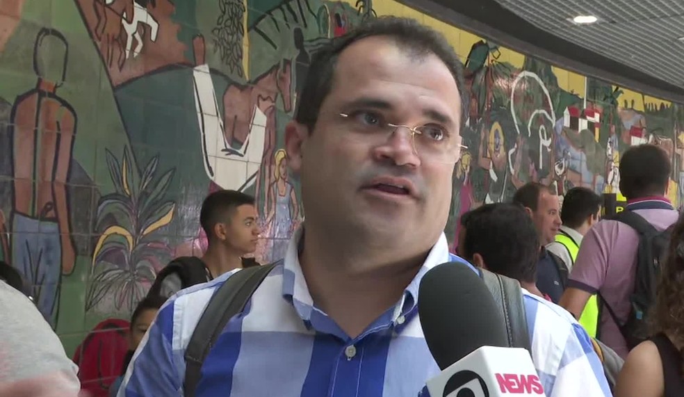 Representante comercial André Vieira seguia para Fortaleza no voo da Azul que precisou retornar ao Recife, nesta terça-feira (3) — Foto: Reprodução/TV Globo