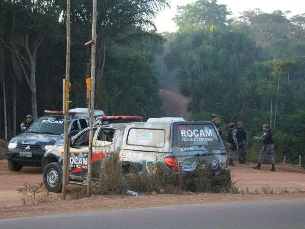  Polícia ocupa terreno invadido na AM-70 (Foto: Márcia Oliveira/SSP/Divulgação)
