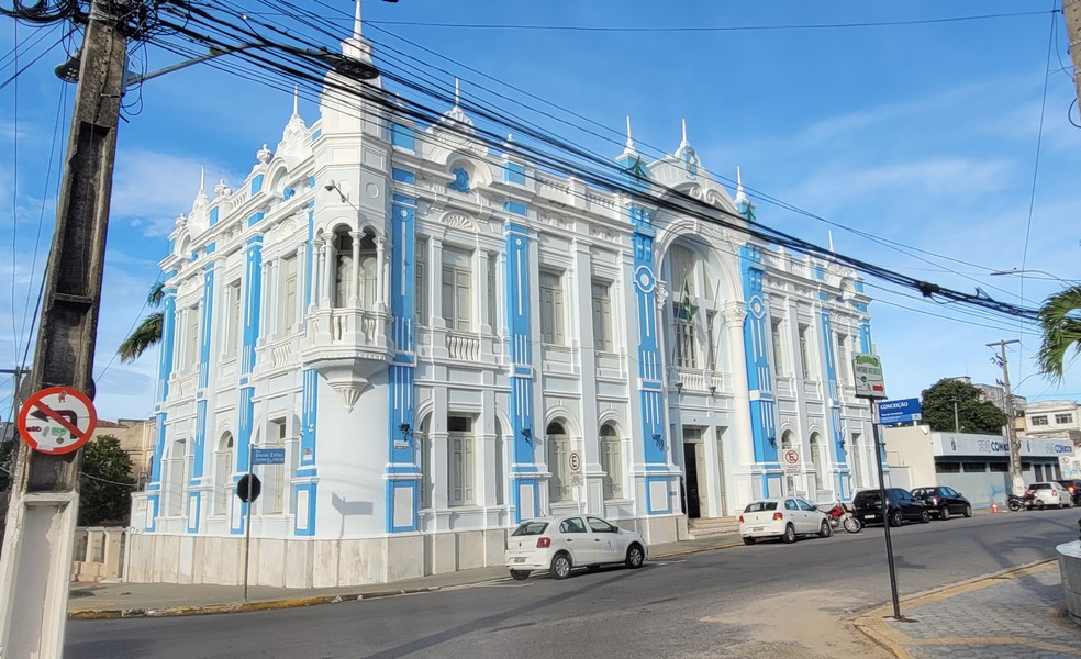 Vereadores entram na Justiça contra pagamento de verbas indenizatórias que  chegam a 60% dos salários do prefeito e secretários de Natal | Rio Grande  do Norte | G1