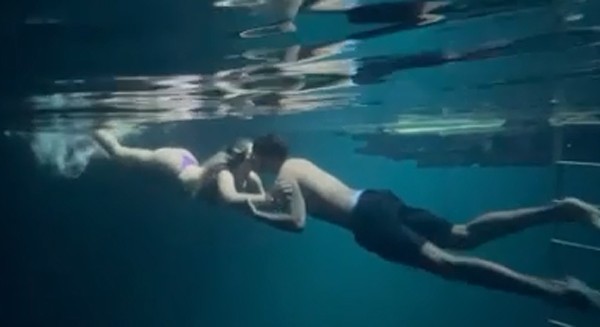 Virginia Fonseca e Zé Felipe se beijam ao mergulhar em gruta no México (Foto: Reprodução/Instagram)