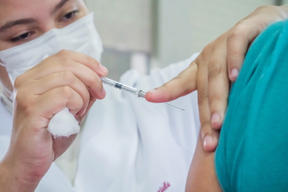 bertioga abre agendamento para vacinacao contra a covid 19 a pessoas com 37 anos mais saude g1
