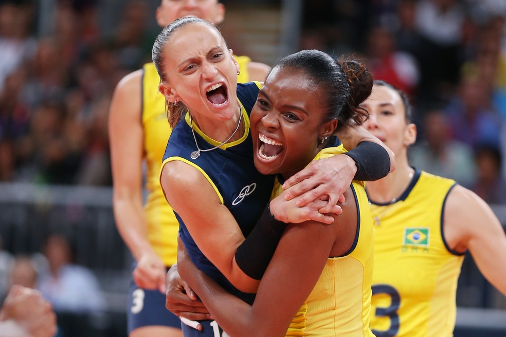 Fabiana comemora ouro em Londres com Fabi &mdash; Foto: Elsa/Getty Images