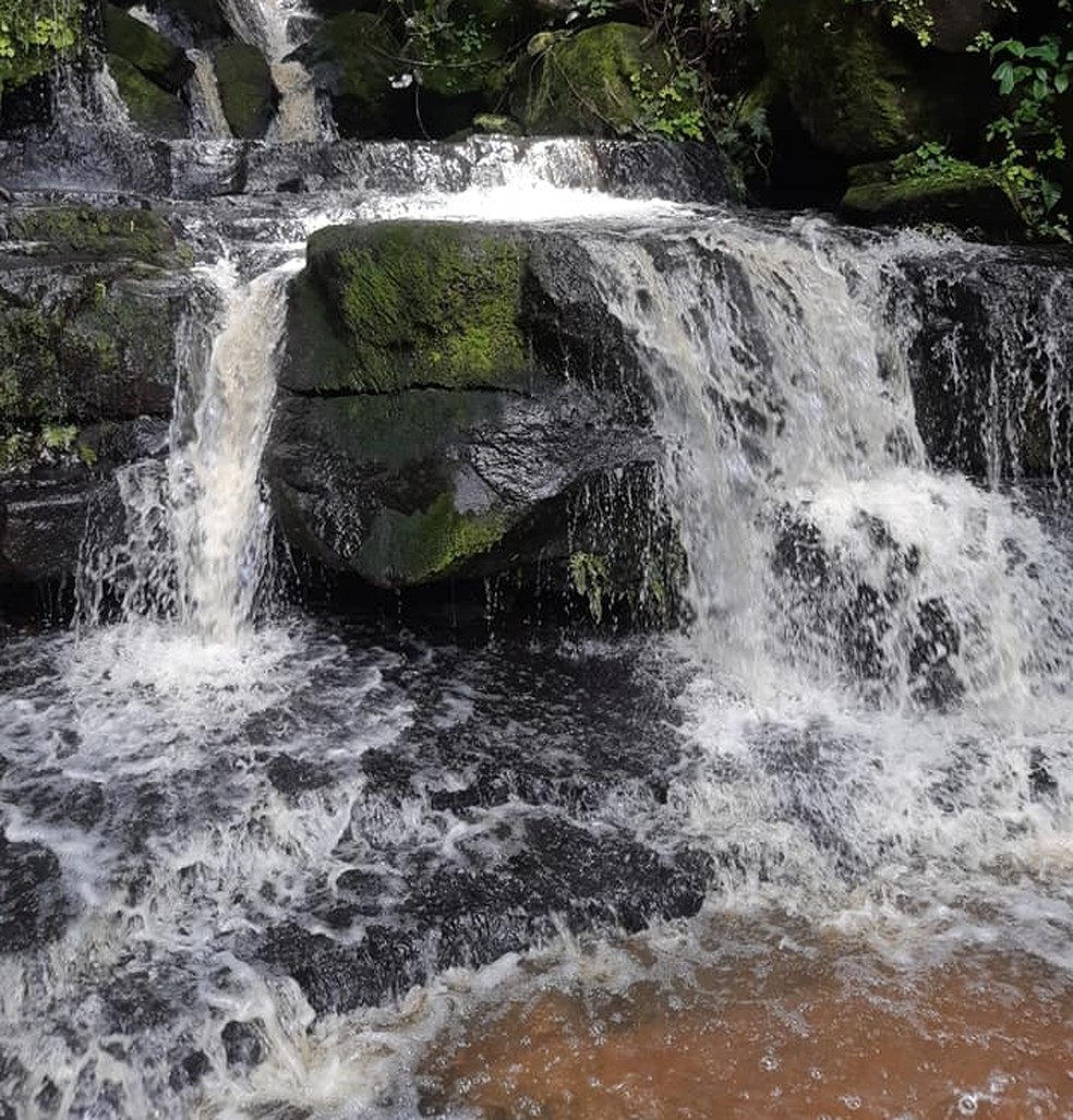 Jovem morreu afogado em cachoeira no CearÃ¡ â€” Foto: Sistema Verdes Mares/ReproduÃ§Ã£o