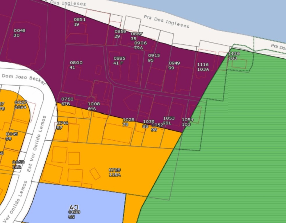 Mapa mostra localização das casas interditadas. Elas são os dois imóveis que aparecem na área verde — Foto: Floram/Divulgação