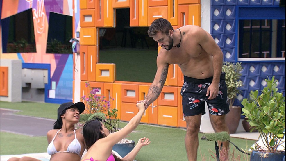 Juliette Se Diverte Com Brother Arthur Picoli De Conduru Eu Aceito O Seu Feijao Casa Bbb Gshow
