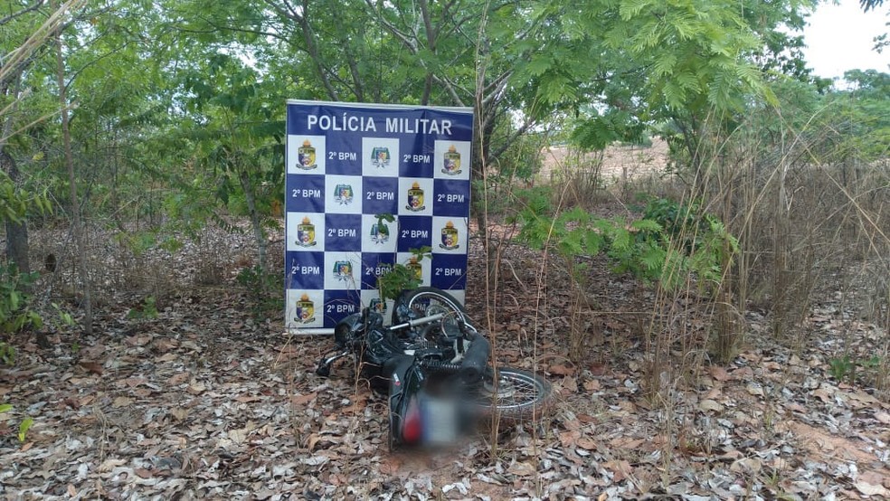 Moto foi encontrada em área rural de Araguaína — Foto: Divulgação/PM