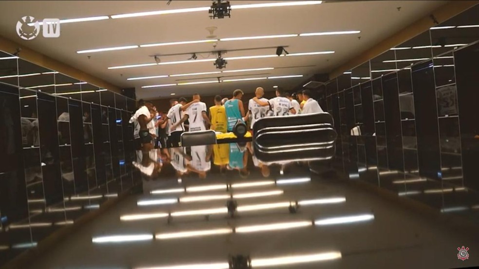 Do pedido de raiva aos aplausos: veja os bastidores do Corinthians na vitória sobre o São Paulo