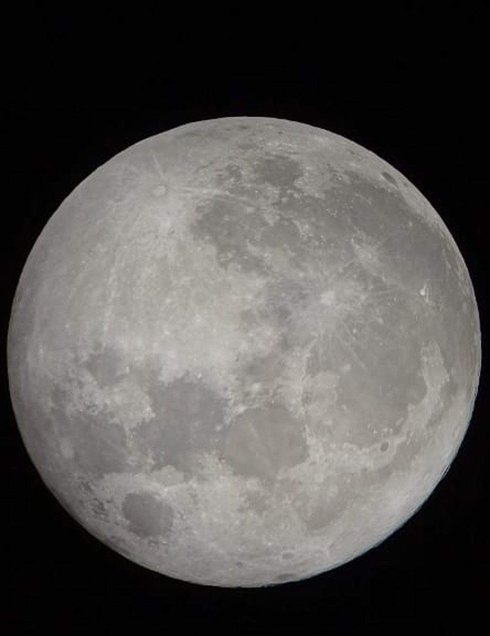 Superlua foi registrada no céu de Bauru (SP) — Foto: Padre Victor Augusto Ferreira de Aguiar/Arquivo Pessoal