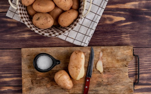 BATATA FRITA NA AIRFRYER: COM ALHO E QUEIJO PARMESSÃO - Receitas