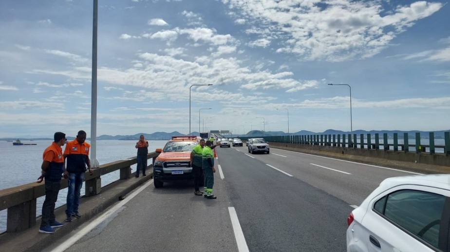 Guarda-corpo da Ponte Rio-Niterói foi danificado com colisão do navio São Luiz