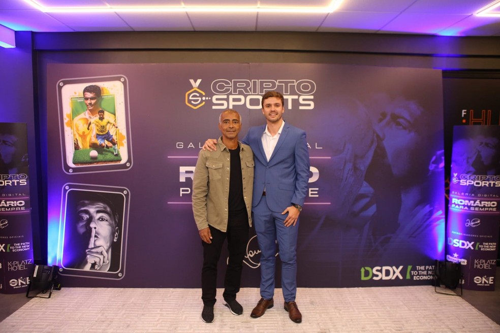 Romário e Tiago Ott, CEO da Cripto Sports — Foto: Luciano Nunes
