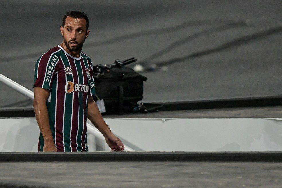 Nenê assina rescisão com Fluminense e fica livre para acertar retorno ao Vasco