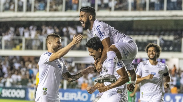 Santos x Chapecoense, gol de Lucas Veríssimo