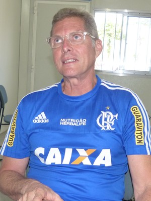 Oswaldo lembra com carinho da infância em Realengo, de onde saía para ver seu Flamengo jogar (Foto: Fred Gomes/GloboEsporte.com)